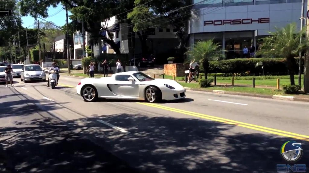 Porsche-Carrera-GT-Drifts-Crazy.jpg